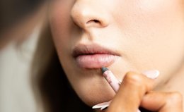 3 Trending Lip Hacks To Take You From Errands to Dinner